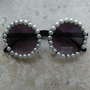JACKIE O PEARL EMBELLISHED 100% UV